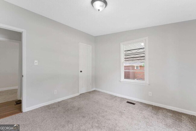 Building Photo - 119 McBee St