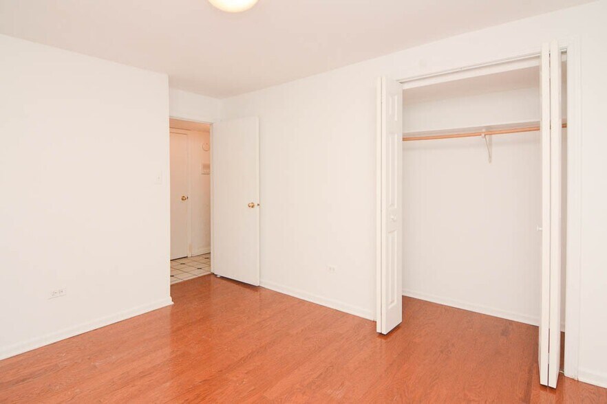 Building Photo - 849 W Fletcher St