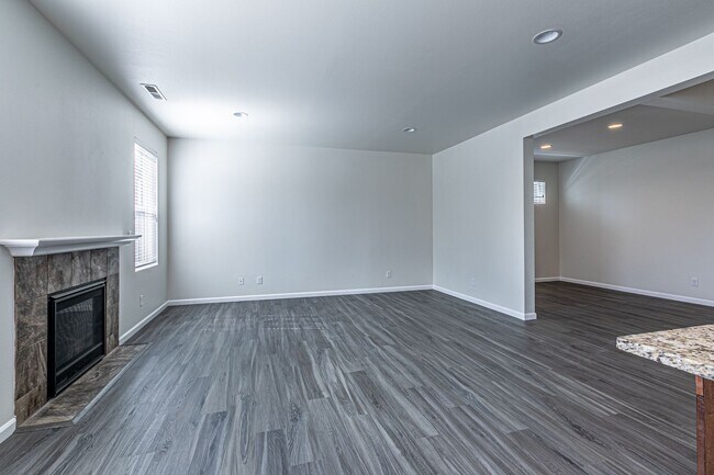 Building Photo - Amazing 4 bedroom home in Stewart Crossing!