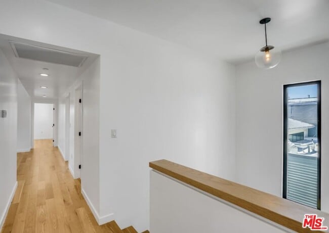 Building Photo - 3641 Greenwood Ave