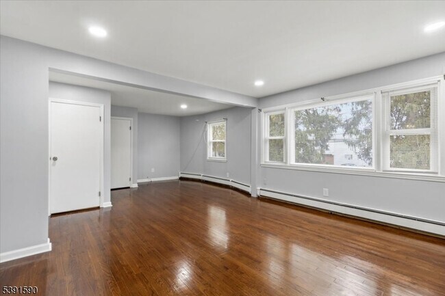 Building Photo - 1034 Burnet Ave