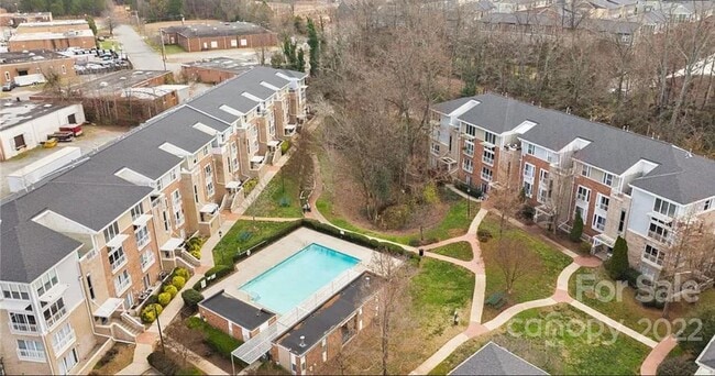 Building Photo - 646 Raphael Pl