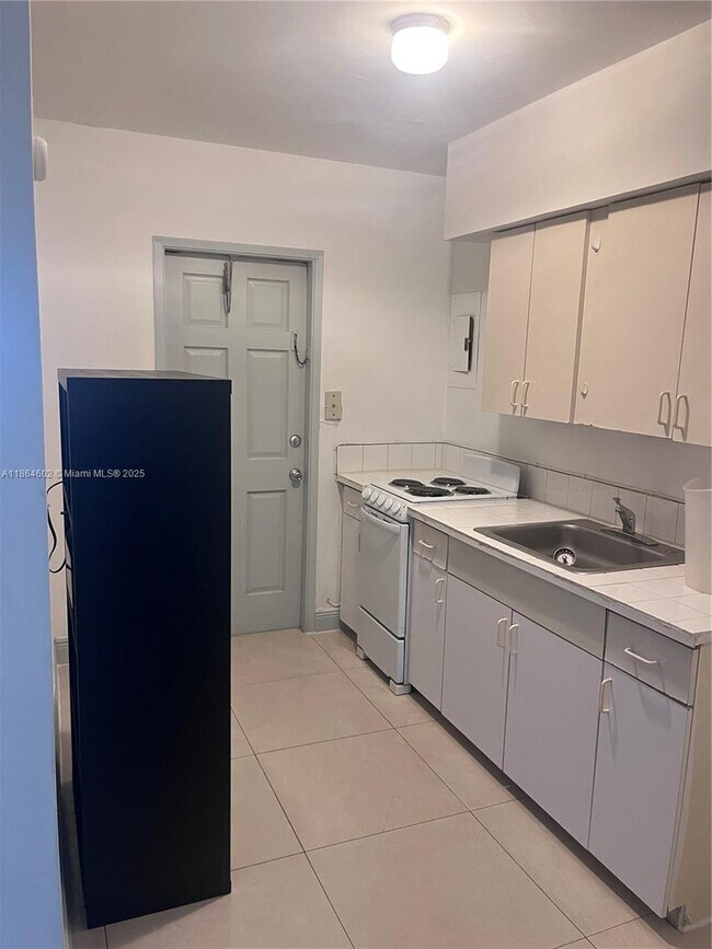 Building Photo - 250 NE 76th St