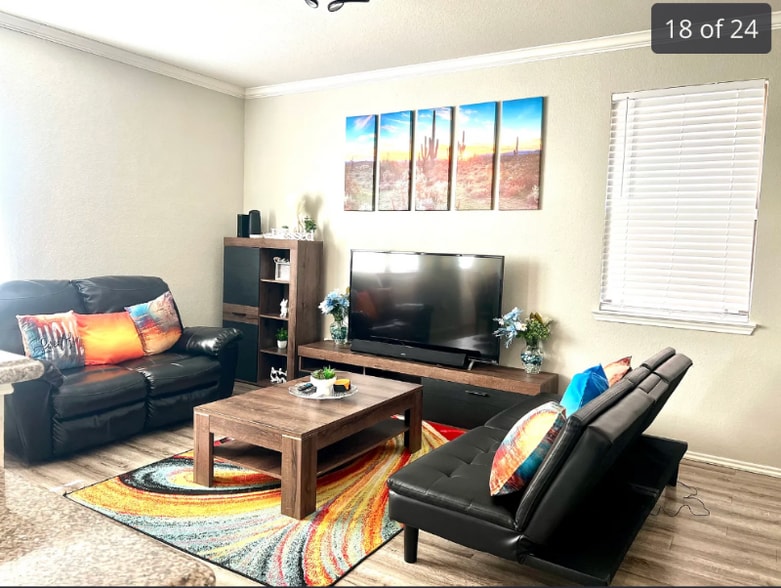 Building Photo - 2324 Aldergate Dr