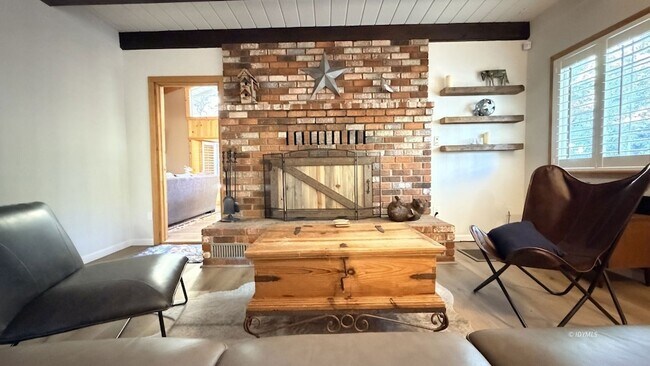 Building Photo - 26523 Pine Ave