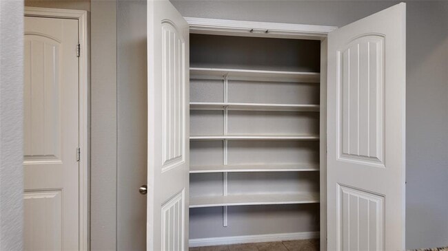 Building Photo - 11221 Bachman Dr