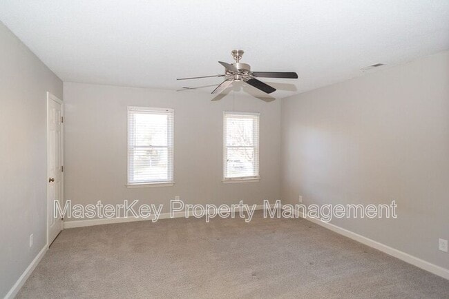 Building Photo - 1109 Balmoral Dr