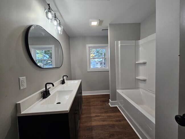 Building Photo - 2113 Delview Rd