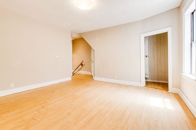 Building Photo - 2318 Leticoe St