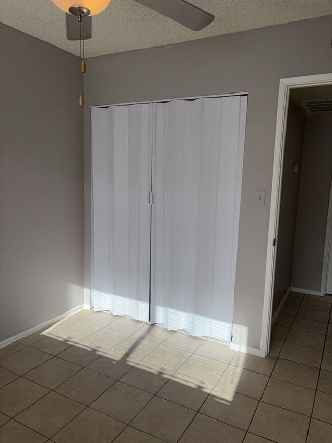 Building Photo - 3 bed 2 bath in Phoenix!!  Ready for Move In!