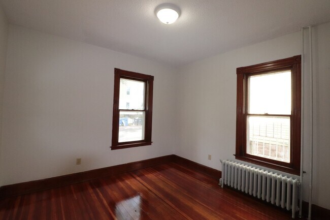 Building Photo - 103-105 Lincoln St / Owen Properties, LLC