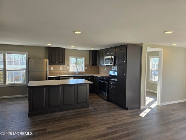 Building Photo - 469 S Green St