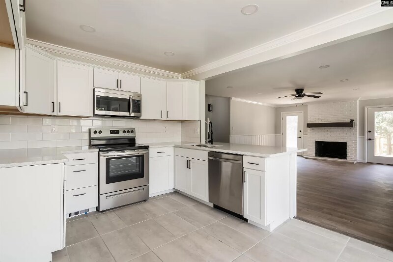 Building Photo - 9 Candlewood Ln