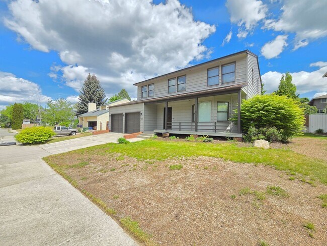 Building Photo - $3,050 - 4 Bed / 2.5 Bath Beautiful Home in Upper South Hill