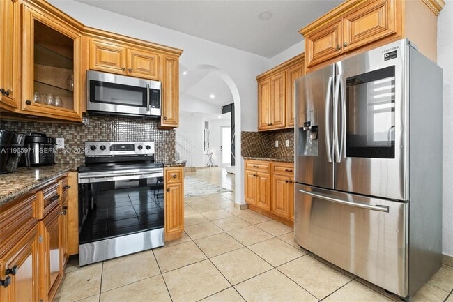 Building Photo - 2328 NE 37th Terrace