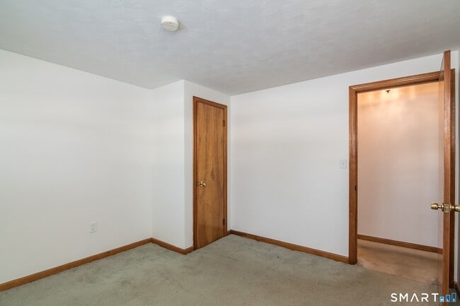 Building Photo - 17 Howard St