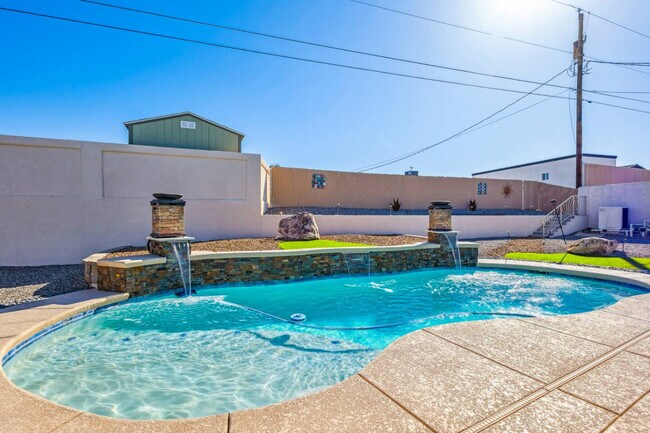 Building Photo - 2261 Sahara Dr