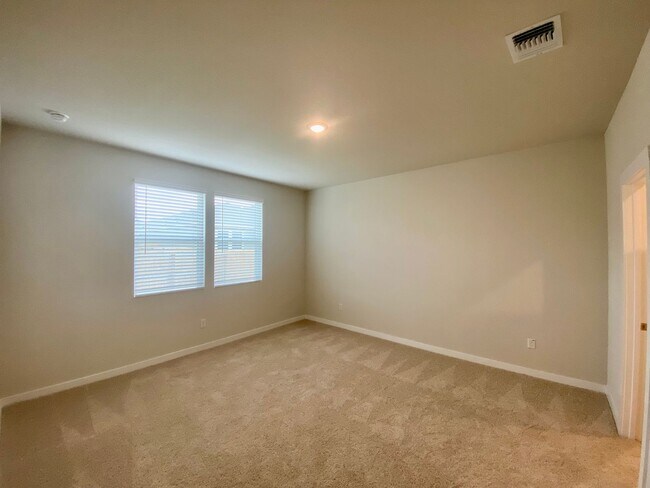 Building Photo - BRAND NEW HOME