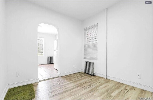 Building Photo - 3-08 26th Avenue Unit 1