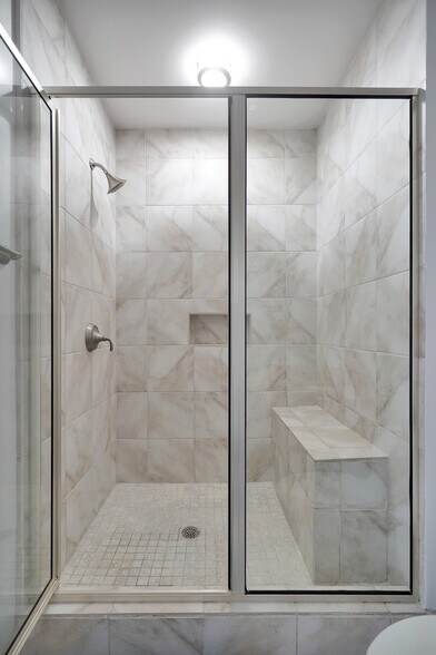 Building Photo - 400 E Bay St