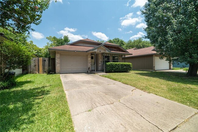 Building Photo - 23222 Summer Pine Dr