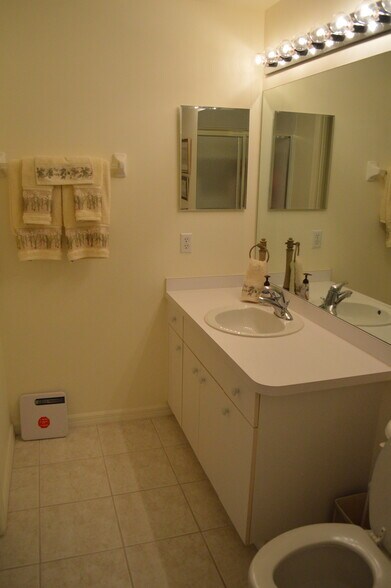 Building Photo - 21301 Lancaster Run