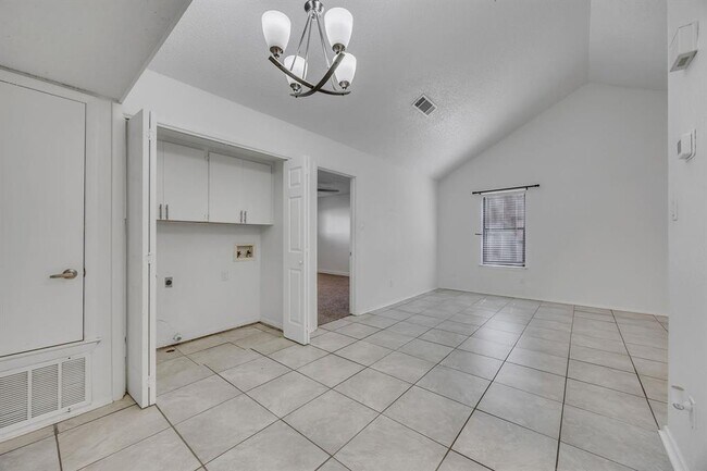 Building Photo - 1008 Milford Way