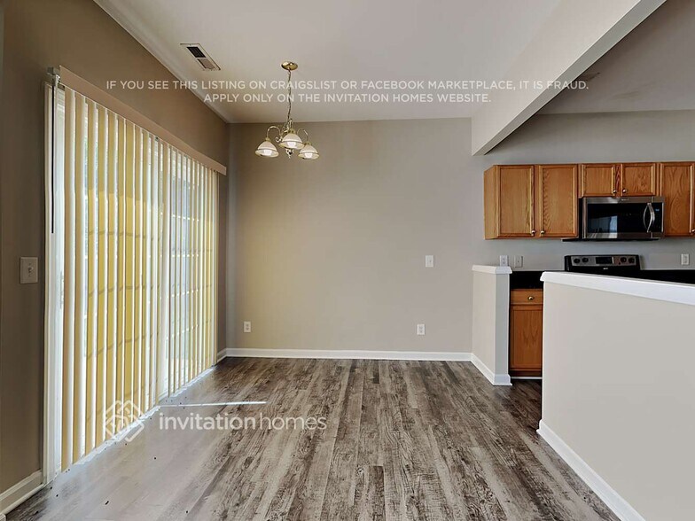 Building Photo - 1460 Cantwell Ct
