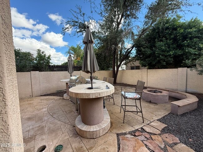 Building Photo - 2807 E Desert Broom Pl