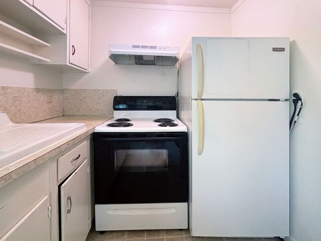 Building Photo - 1945 Lawrence St