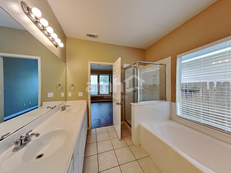 Building Photo - 12919 Palm Leaf Ct