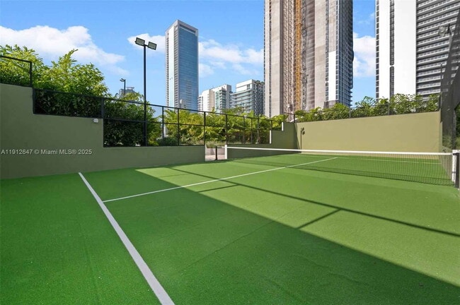 Building Photo - Northeast 24th Street, Miami, FL 33137 - 2 BR 2 BA condo