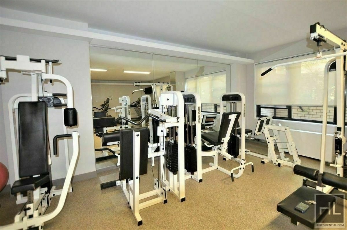 Building Photo - EAST 49 STREET