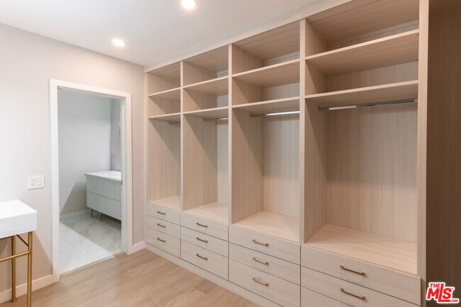 Building Photo - 8401 Fountain Ave