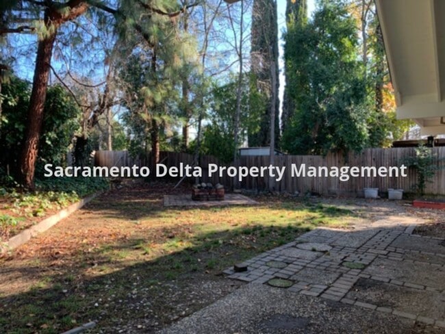 Building Photo - Adorable 3 bedroom, 2 bathroom home in Carmichael