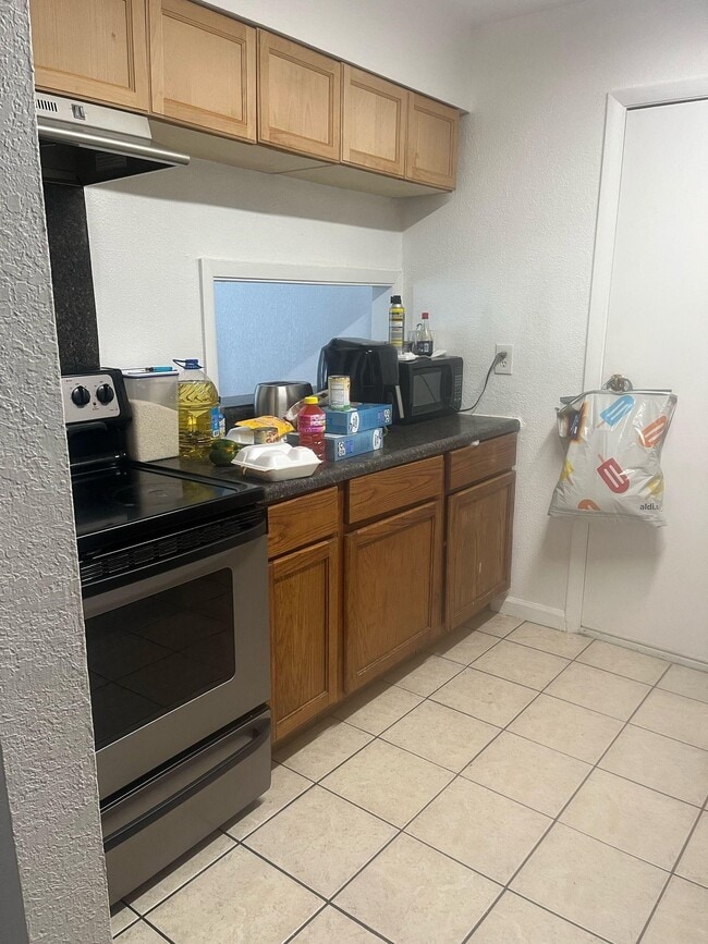 Building Photo - 2020 Continental Ave