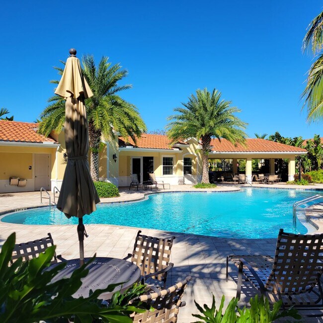 Building Photo - BACK ON THE MARKET-Seasonal/short term 3/2 updated condo in Osprey not far from the beach!