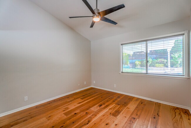 Building Photo - 24332 Hatteras St