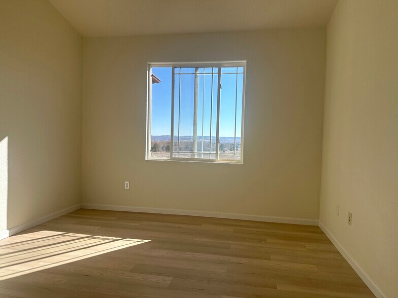 bedroom - 9518 West San Juan Circle