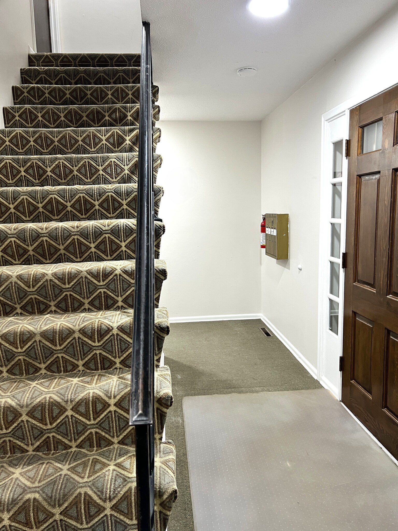 Common Hallway - 9315 Bluejacket St