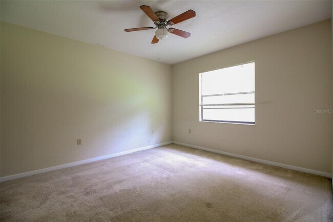 Building Photo - 906 Winnie Ln