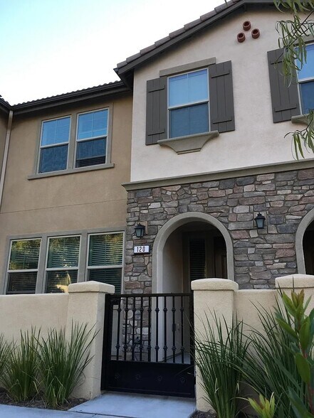 Building Photo - 120 Auburn Heights Ln