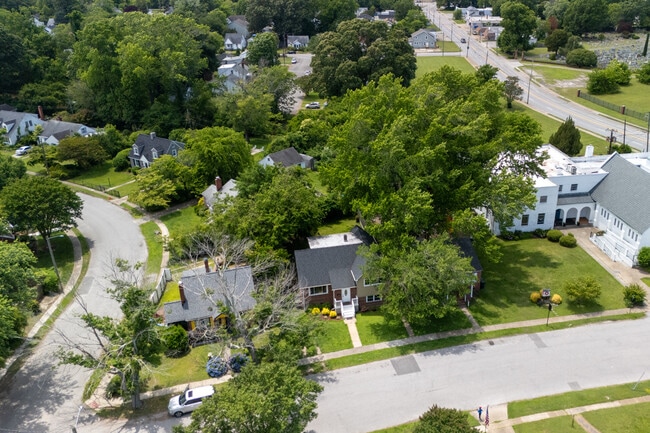 Building Photo - 143 Robinson Rd