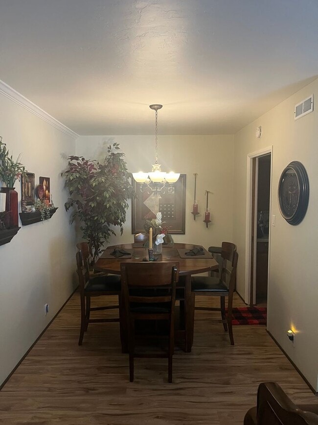 Building Photo - Lovely 2 Bedroom and 2 Bathroom Condo!