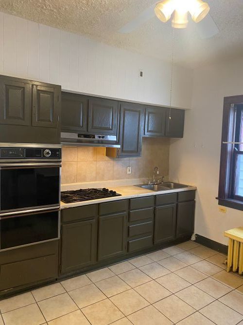 Building Photo - 10214 S State St