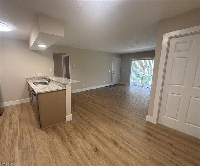Building Photo - 5305 Summerlin Rd