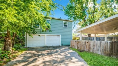 Building Photo - 206 Frawley St