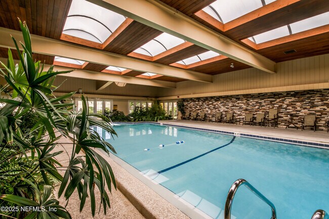 Building Photo - 6561 Mission Ct