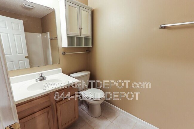 Building Photo - 8001-8005 Alexandra Ln, Newburgh, IN, 4763...