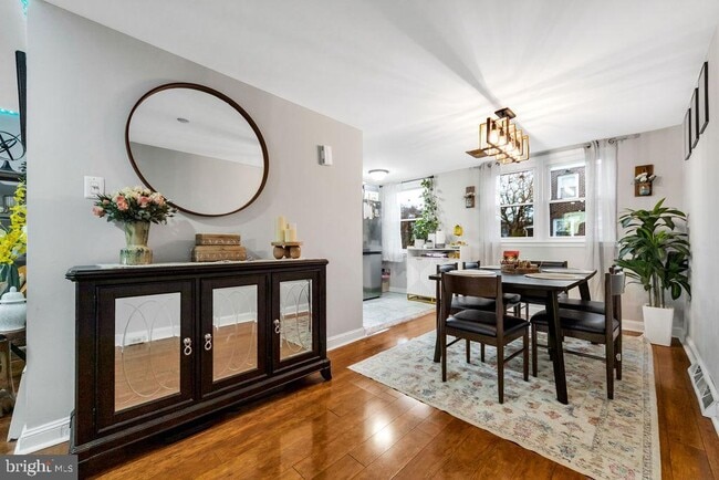 Building Photo - 945 Fariston Dr